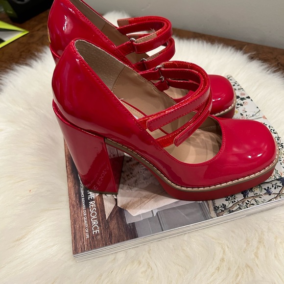Steve Madden fun red heels!! - Picture 3 of 4